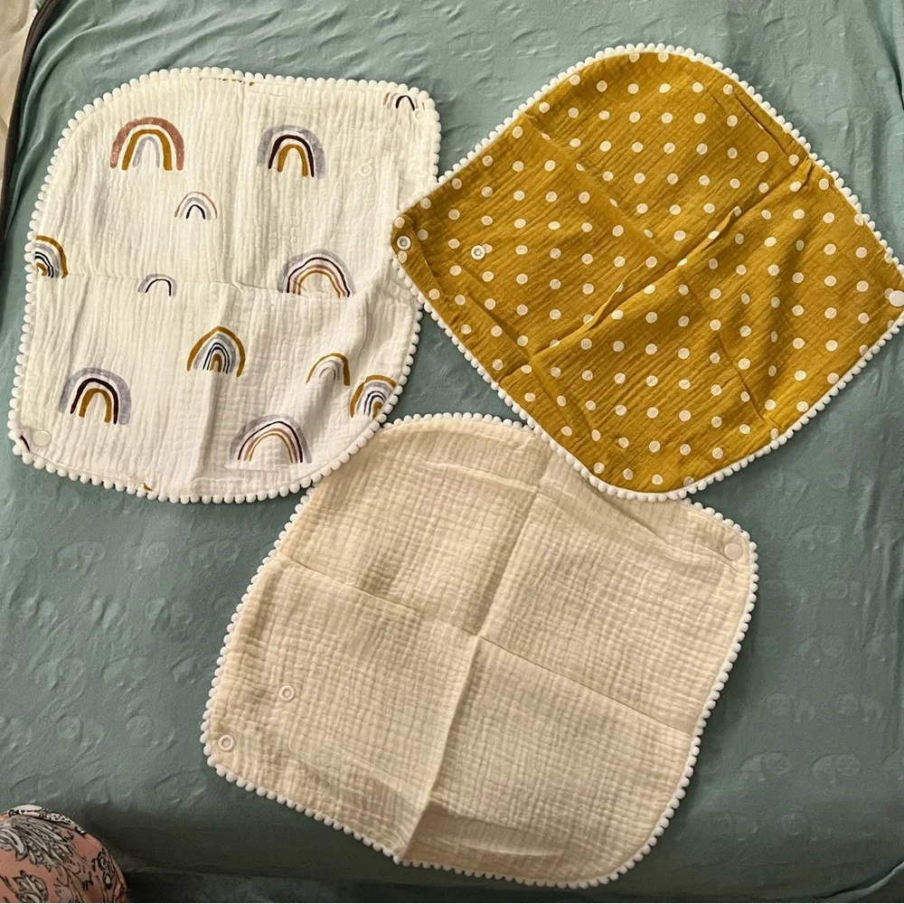 Pompom bibs 2 in 1 bib and face cloth